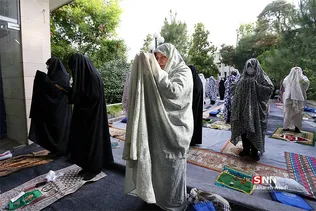 اقامه نماز عید فطر در مسجد دانشگاه تهران