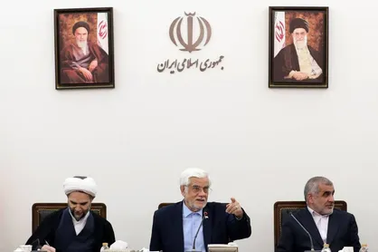 عارف: صدای واحدی برای مبارزه با فساد داشته باشیم