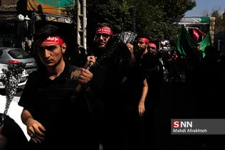 دسته عزاداری روز عاشورا حسینی