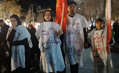 خانواده کفن&zwnj;پوش شهرکردی؛ رهبرمان خانوادگی شهید شد ماهم خانوادگی فدایش می&zwnj;شویم+فیلم