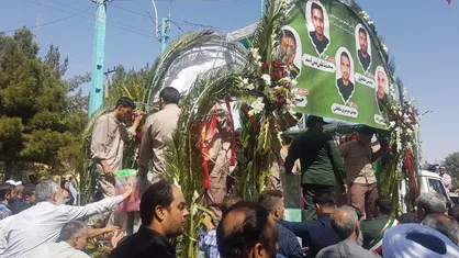 پاسداران کرمانی در جوار مزار حاج قاسم جاودانه شدند/ تشییع تاریخی سبزپوشان سپاه اسلام در شهر شهید باهنر