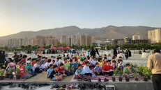 «کافه همدلی» کافه‌ای صلواتی با مدیریت دبستانی‌ها + فیلم
