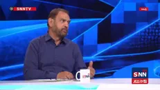 فیروز کریمی: تمام دنیا درگیر جام جهانی هستند و فقط در ایران فوتبال داخلی برگزار می‌شود + فیلم