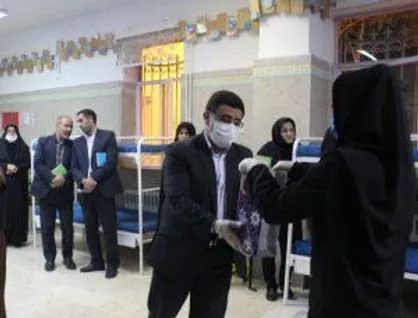 دختران کانون اصلاح و تربیت هدیه گرفتند