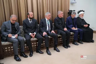 در پی درگذشت شهادت‌گونه حجت‌الاسلام و المسلمین رئیسی رئیس جمهور و همراهان ایشان، آقای نیکول پاشینیان نخست وزیر ارمنستان و هیئت همراه پیش از ظهر امروز  در دیدار با رهبر انقلاب اسلامی، به نمایندگی از دولت و ملت این کشور، این ضایعه را به حضرت آیت‌الله خامنه‌ای و ملت ایران تسلیت گفت.