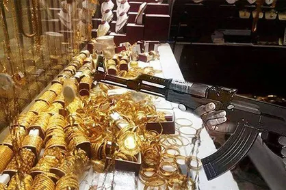 سارقان مسلح در درگهان قشم حدود ۸ گیلوگرم طلا به سرقت بردند