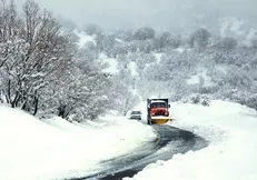 بارش برف در محور‌های مواصلاتی کردستان