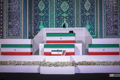 ادای احترام وزیر امور خارجه کنگو برازاویل به پیکر رهبر شهید و ابراز تسلیت به مسئولان ارشد ایران + فیلم