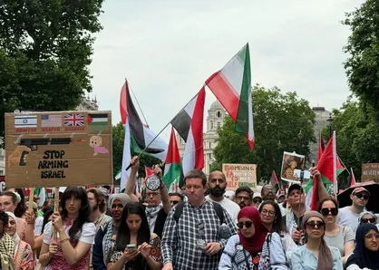 لندن صحنه اعتراض به تجاوز نظامی آمریکا علیه ایران شد