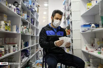 دانشجویان زنجان از توزیع ماسک در داروخانه&zwnj;های این شهرستان گزارش دادند