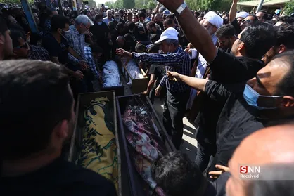 تشییع چهار تن از جانباختگان متروپل آبادان