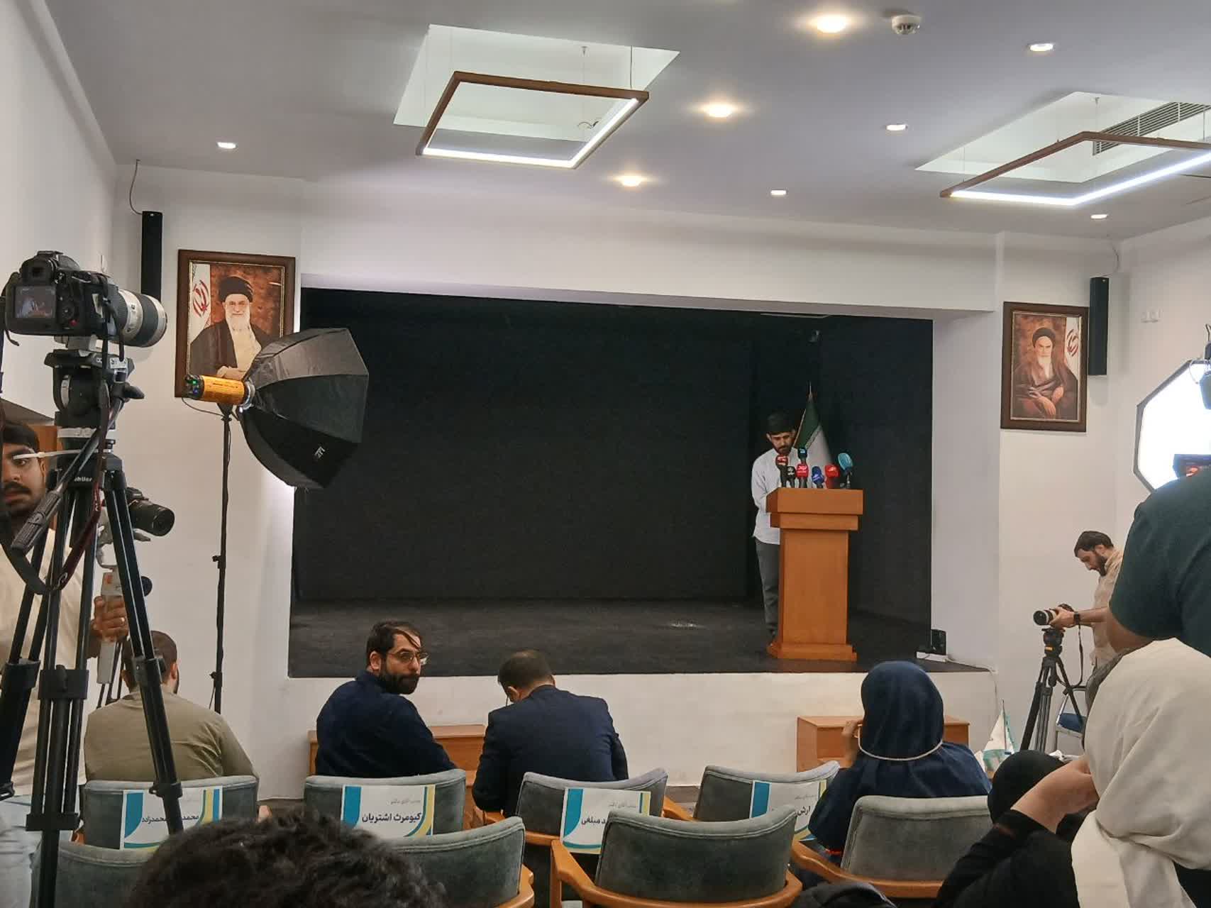 تأکید کارشناسان برنامه نما فکر بازسازی حاکمیت رسانهای است تأکید کارشناسان برنامه نما فکر بازسازی حاکمیت رسانهای است