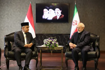 قالیباف: کسی می&zwnj;تواند با آمریکا مذاکره کند که آماده جنگ باشد