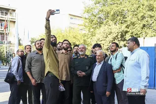 تجلیل از خانواده شهدای دانشجو