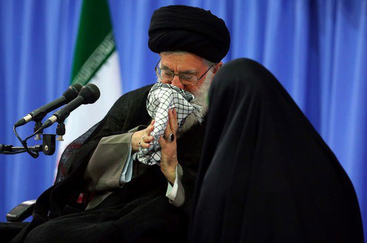 وقتی رهبر شهید انقلاب برای تسلای داغ پدرم «یس» خواندند