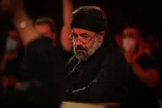 مداحی عشق یعنی یه پلاک با نوای محمود کریمی