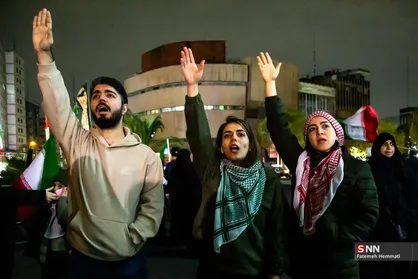 تجمع مردمی و دانشجویی نه به آتش بس در میدان ولیعصر (ع) تهران