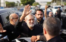 خوش آمدگویی جوانان لبنانی به دکتر لاریجانی برای سفر به لبنان