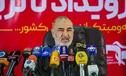 سردار سلامی: در عصر غروب افول قدرت های بزرگ هستیم