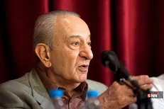 نگاهی به زندگی نامه «اکبر اعتماد» بنیانگذار سازمان انرژی اتمی ایران و مشهور به پدر هسته‌ای