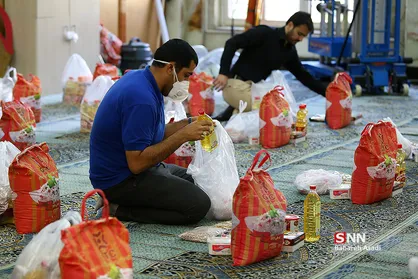جهادگران لامرد ۵۵ بسته معیشتی را بین نیازمندان توزیع کردند