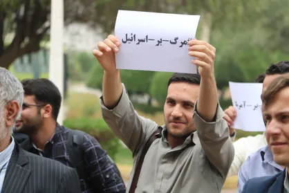 دانشجویان اهوازی در اعتراض به سیاست&zwnj;های آمریکا تجمع کردند+ عکس