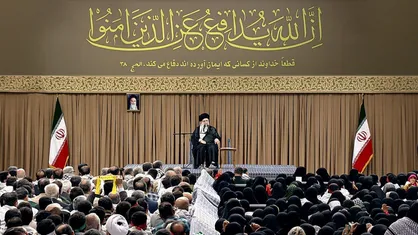 رهبر انقلاب: امروز به برکت ایستادگی ملت ایران جرات ندارند به مرزها حمله کنند /  مساله دشمن با ما انرژی هسته&zwnj;ای، حقوق بشر و حقوق زن نیست؛ اینها بهانه است + دانلود فیلم و صوت کامل سخنرانی
