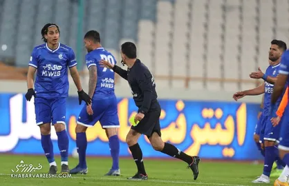 واکنش نادری درباره انتقال از پرسپولیس به استقلال/ دوست ندارم در مورد رایگان بازی کردن برای استقلال صحبت کنم