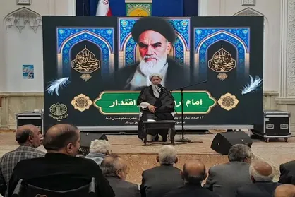 امام راحل هیبت ابرقدرت&zwnj;ها را شکست