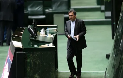پشت&zwnj;پرده پیامک به نمایندگان کیست؟/ آخوندی در دورهمی وکلای دولت در مجلس به آفریقا برگشت