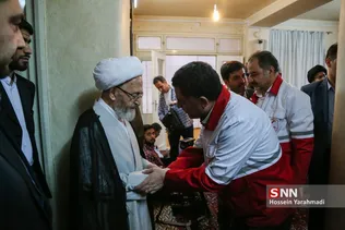 دیدار مدیرعامل جمعیت هلال احمر کشور با آیت‌الله سبحانی مرجع تقلید شیعیان