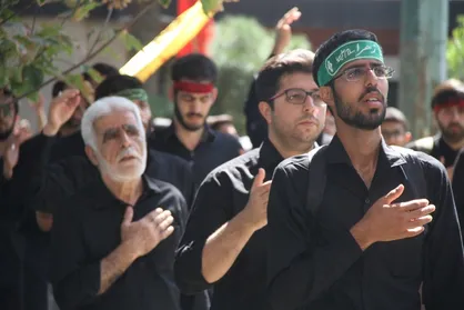 دسته عزاداری در دانشگاه شریف برپا شد