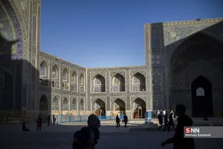 مسافران نوروزی در میدان امام اصفهان