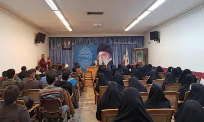 اگر مشکلاتی هست از انتخاب نادرست خود ماست؛ ربطی به انقلاب ندارد/ در ۴۰ سالگی انقلاب، پیشرفت&zwnj;هایمان را بیان کنیم