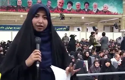 گزارشی از حسینیه امام خمینی (ره) دقایقی پیش از آغاز برنامه بزرگداشت پنجمین سالگرد شهادت سپهبد حاج قاسم سلیمانی با سخنرانی رهبر انقلاب اسلامی
