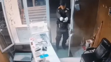 فیلم سرقت طلافروشی قدیمی و سارق دستگیر شده است