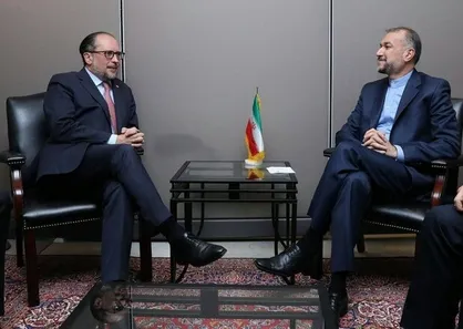 وزیر خارجه کشورمان با همتای اتریشی خود درباره برجام گفتگو کرد