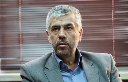مردمی را که گرفتار رکود و بیکاری هستند نباید با افزایش نرخ ارز تحت فشار گذاشت/ دولت پاسخگو باشد