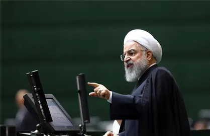 دیکتاتوری مقابل خانه ملت؛ چرا روحانی مصوبات مجلس را ابلاغ نمی&zwnj;کند؟