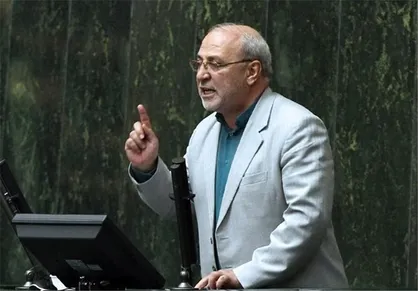 وزیری که باید در جنگ اقتصادی میدان را خالی می&zwnj;کند