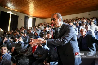 تماشای بازی پرسپولیس و کاشیما آنتلرز در دبیرستان البرز