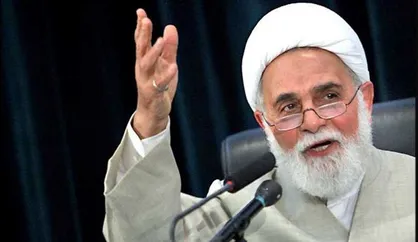موشک نداشته باشیم ما را می&zwnj;زنند/ هر حرکتی که دل مردم را خالی کند ریختن آب به آسیاب دشمن است