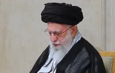 فراز‌هایی از زیارت امین‌الله که سال گذشته در سالروز شهادت حضرت امام رضا علیه‌السلام در حسینیه امام خمینی (ره) با حضور رهبر شهید انقلاب رضوان‌الله‌علیه قرائت شد