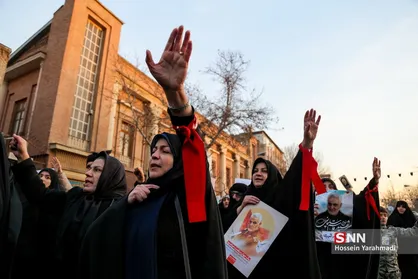تجمع اعتراضی دانشجویان مقابل سفارت انگلیس