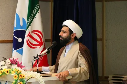 دانشجویان با نگاه انقلابی برای حل مشکلات جامعه مطالبه&zwnj;گری کنند