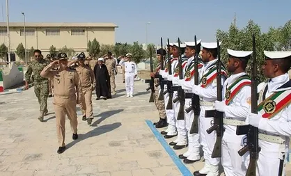 دریادار خانزادی از پایگاه دریایی پسابندر بازدید کرد
