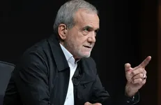 رئیس‌جمهور: تعرض به رهبری معظم کشورمان به‌منزله جنگ تمام عیار با ملت ایران است + عکس