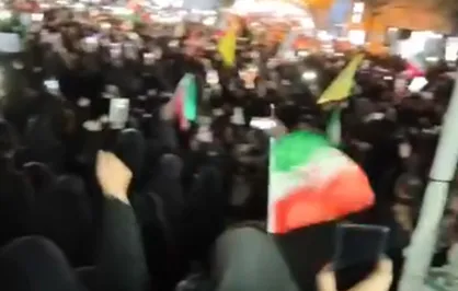 شعار مرگ بر آمریکای مردم در میدان توحید قم