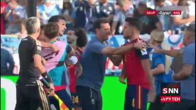 درگیری بازیکنان آرژانتین با بازیکنان اسپانیا پس از پایان بازی / اسپانیا 1 - 0 آرژانتین