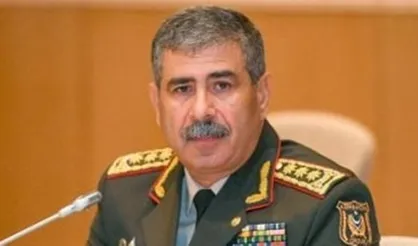 وزیر دفاع جمهوری آذربایجان عازم تهران می&zwnj;شود
